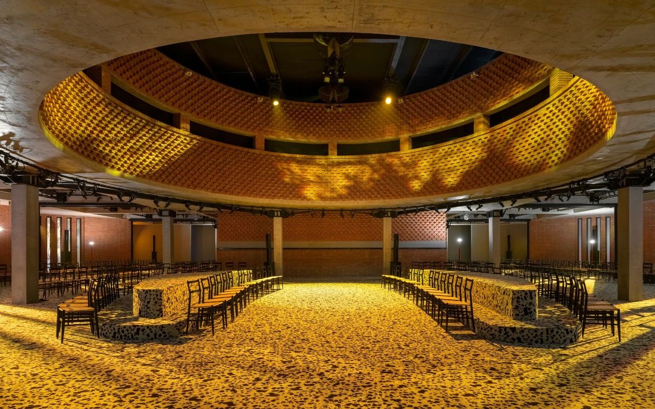 BOTTEGA VENETA HOSTS WINTER 23 SHOW IN BEIJING THE FIRST SHOW FOR THE BRAND IN CHINA